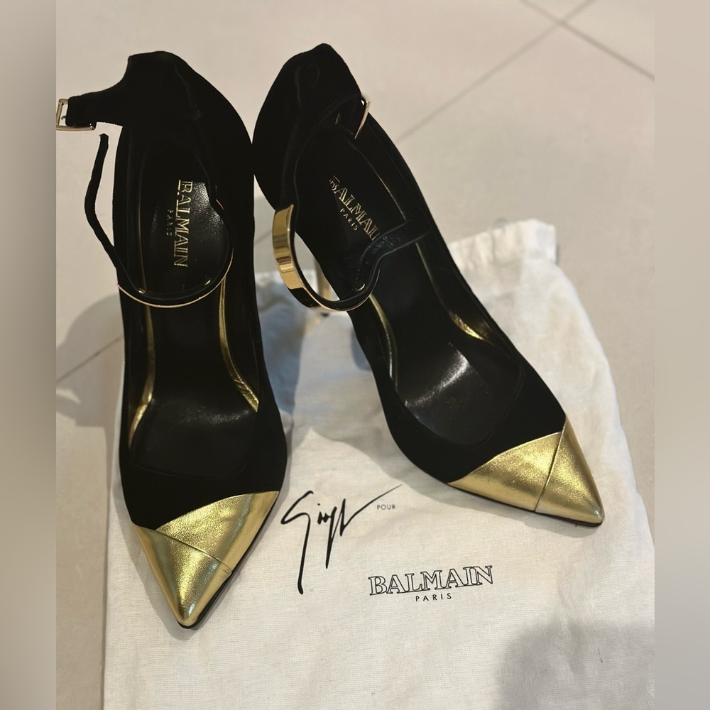 Authentic Balmain Paris Black And Gold Velvet Shoes Pumps
Heels Size.